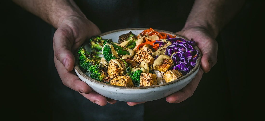 Tofunkaltainen Poke Bowl